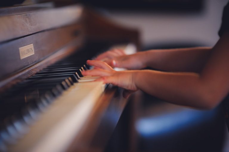 Photo Music distribution